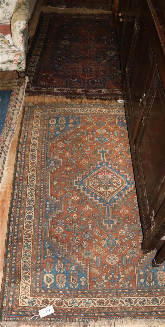 2 Persian rugs(-)